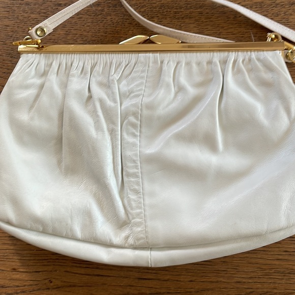Vintage Elano Durabilt White Leather Envelope Crossbody-Vancouver, BC - Picture 3 of 11